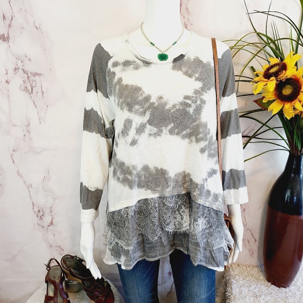 Clotheshead tie dye with lace detail top